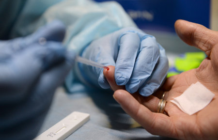 Более 270 человек обследовали в Приамурье на коронавирус