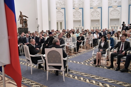Путин направил 40 россиянам предложения войти в новый состав Общественной палаты