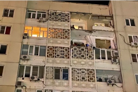Жилицам пострадавшей от взрыва бытового газа девятиэтажки в Элисте разрешили вернуться в квартиры
