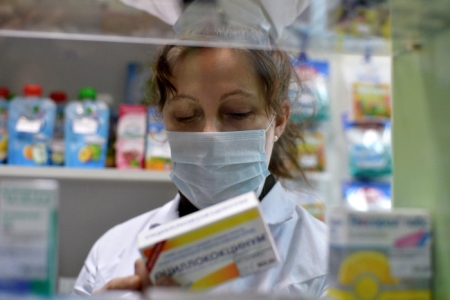 Правительство РФ запретило вывоз медицинских масок и противовирусных средств
