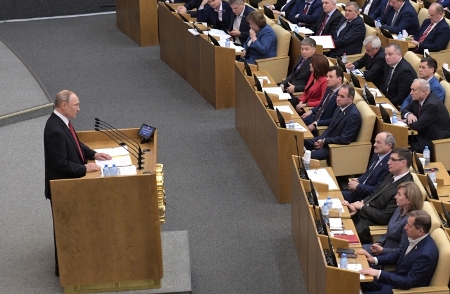 Госдума приняла поправку об обнулении предыдущих президентских сроков