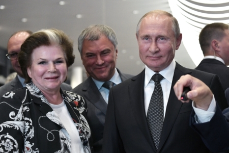 Терешкова предложила обнулить президентские сроки Путина