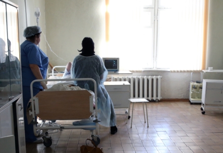 В Екатеринбурге госпитализируют 4 пассажиров поезда после контакта с больным COVID-19