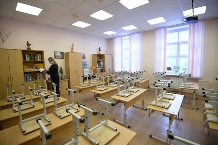 Школы Петербурга вернутся к дистанционному обучению с 6 апреля