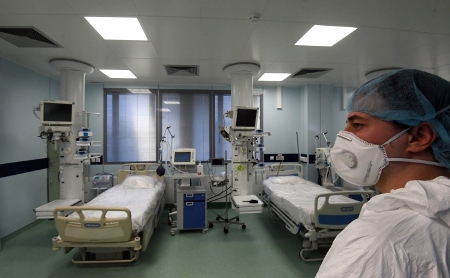 Более сотни пациентов с COVID-19 находятся в столичной Филатовской больнице