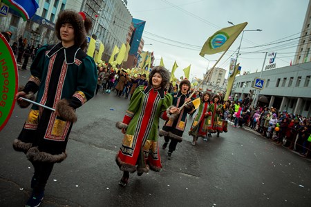 На первомайскую демонстрацию в Якутске вышло около 50 тыс. человек