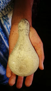 Археологи обнаружили в Крыму древний светильник в виде пениса
