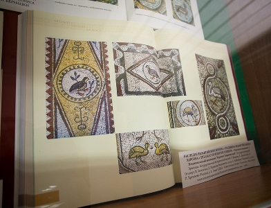 Фотовыставка мозаичных полов храмов открылась в Херсонесе