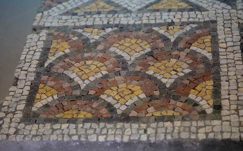 Фотовыставка мозаичных полов храмов открылась в Херсонесе