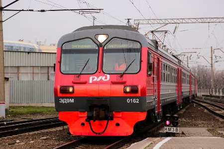 Сотрудники Северо-Кавказской железной дороги раздали ростовчанам георгиевские ленты
