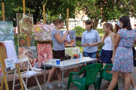 Фестиваль уличного искусства в Кемерове посетили от 12 до 15 тыс. человек