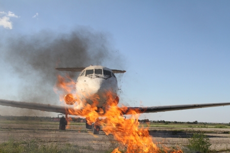 Специалисты четырех ведомств приняли участие в учениях по тушению загоревшегося самолета в аэропорту Нальчика