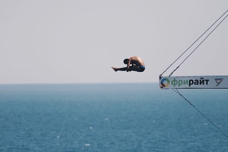 Британец Хант победил в мировом первенстве по прыжкам в воду в Крыму