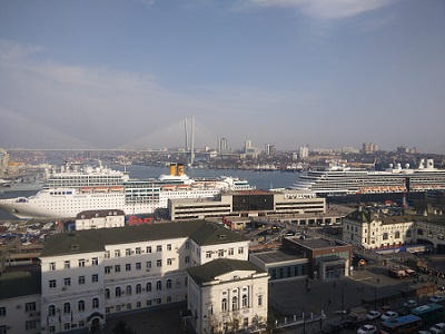 Два круизных лайнера впервые одновременно пришвартовались во Владивостоке