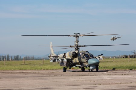 Летчики нанесли ракетный удар по условному заводу по производству взрывчатки в Крыму