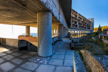 Семиэтажный недострой советского периода снесут для строительства игорной зоны в Крыму