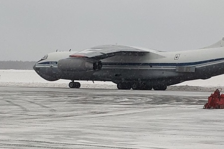Первый самолет с 80 эвакуированными из китайского Уханя прибыл в Тюмень
