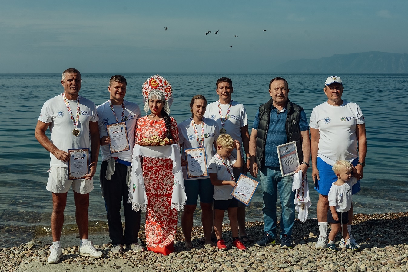 Пловцы собрали данные о загрязнении Байкала в ходе заплыва на 55 километров