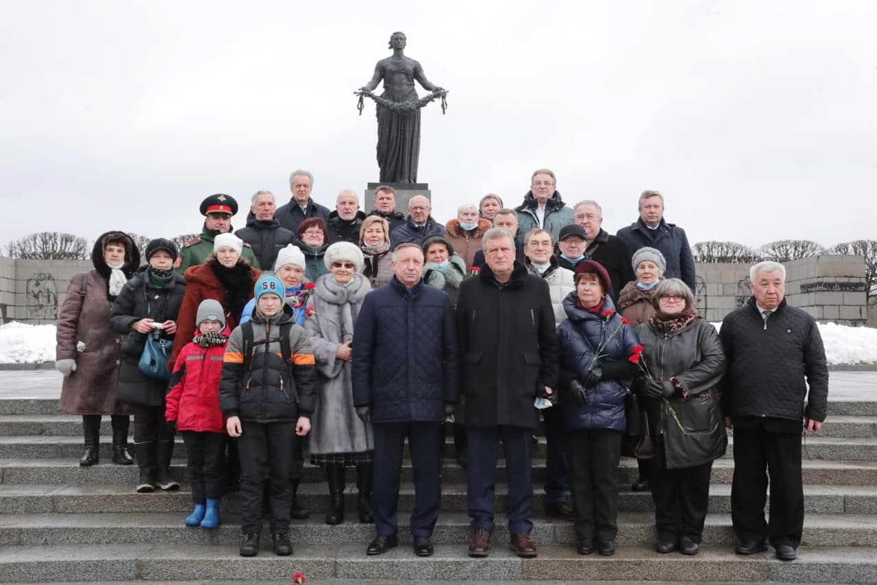 Память кировчан - защитников Ленинграда увековечена на мемориале в Петербурге