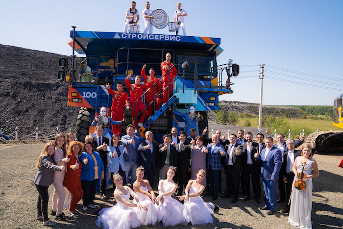 Посвященное Дню шахтера шоу прошло на угольном разрезе в Кузбассе