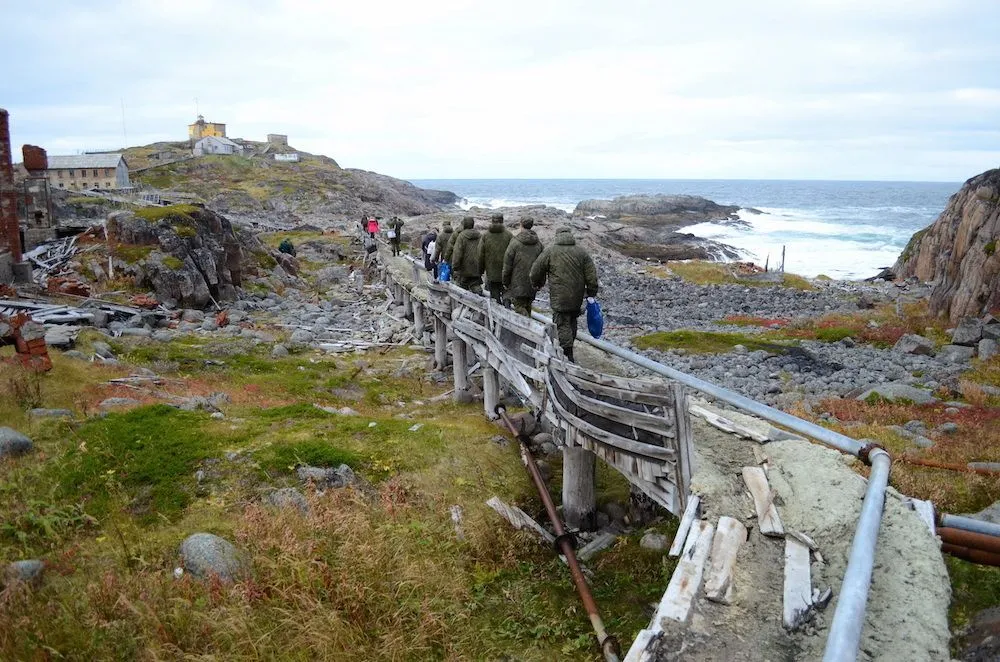 Досрочное голосование проходит в труднодоступных военчастях и на маяках в Заполярье