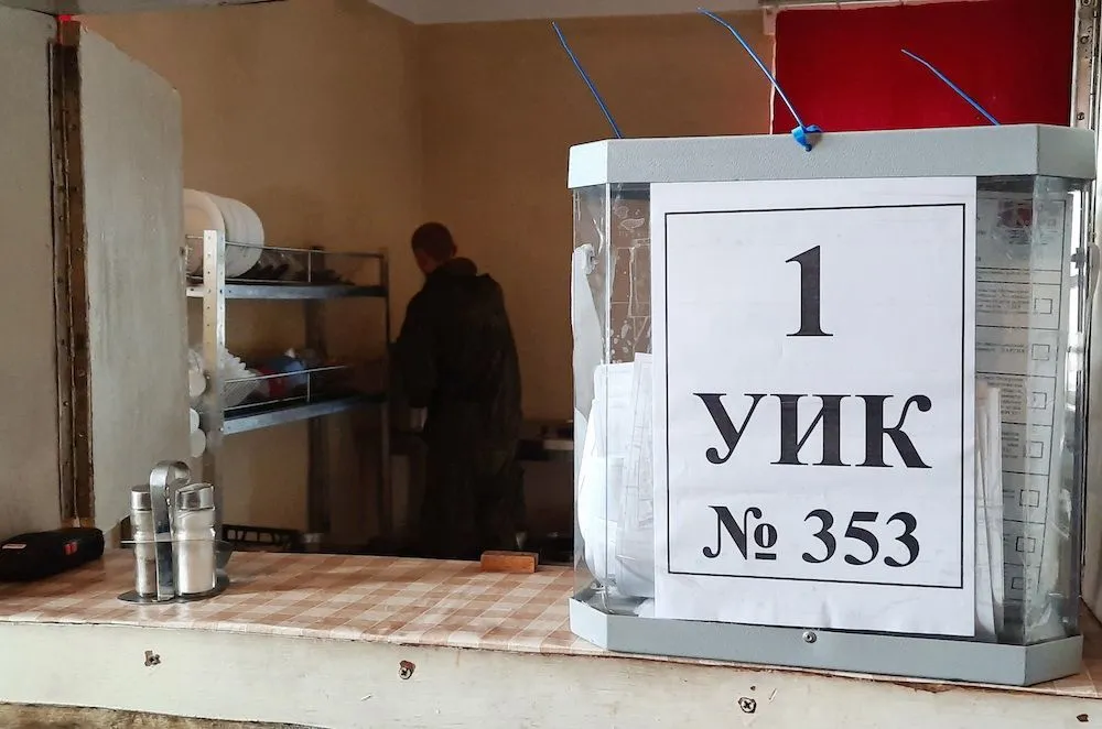 Досрочное голосование проходит в труднодоступных военчастях и на маяках в Заполярье