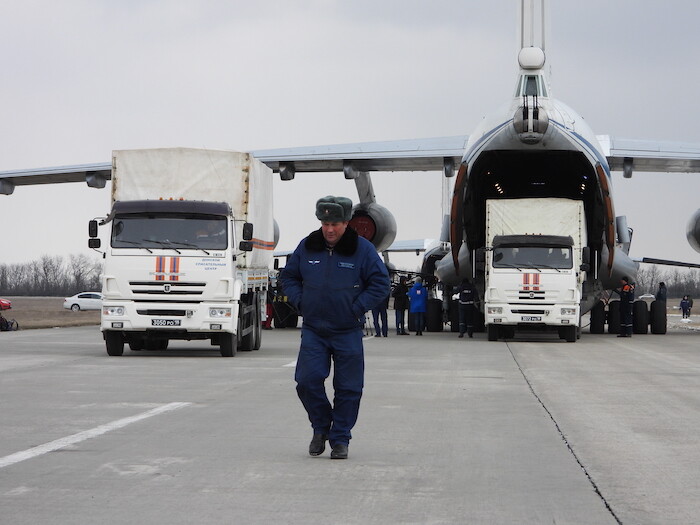 Военные доставили в Крым 100 т гуманитарной помощи для Украины