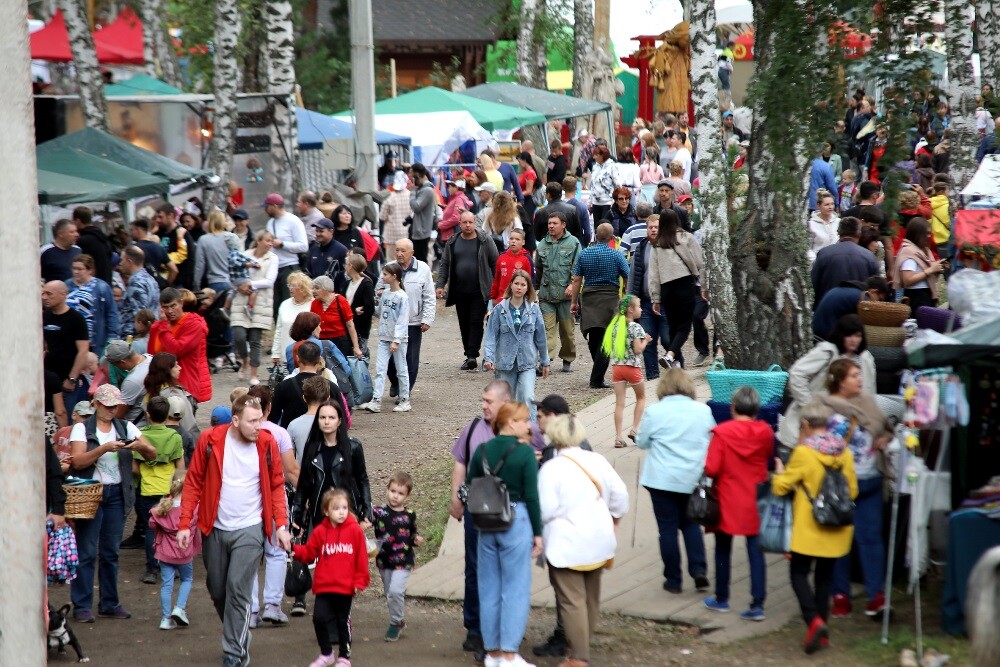 Почти 200 мастеров приняли участие в Международном ремесленном фестивале "Праздник топора"