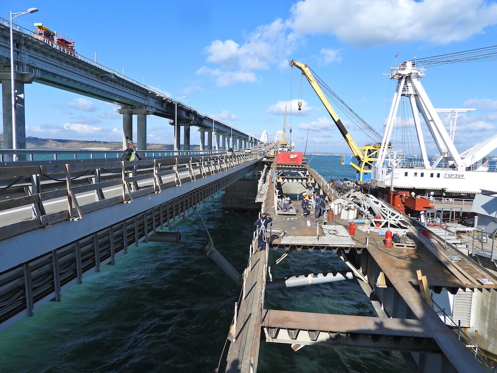 Дорожники приступили к демонтажу поврежденных пролетов Крымского моста