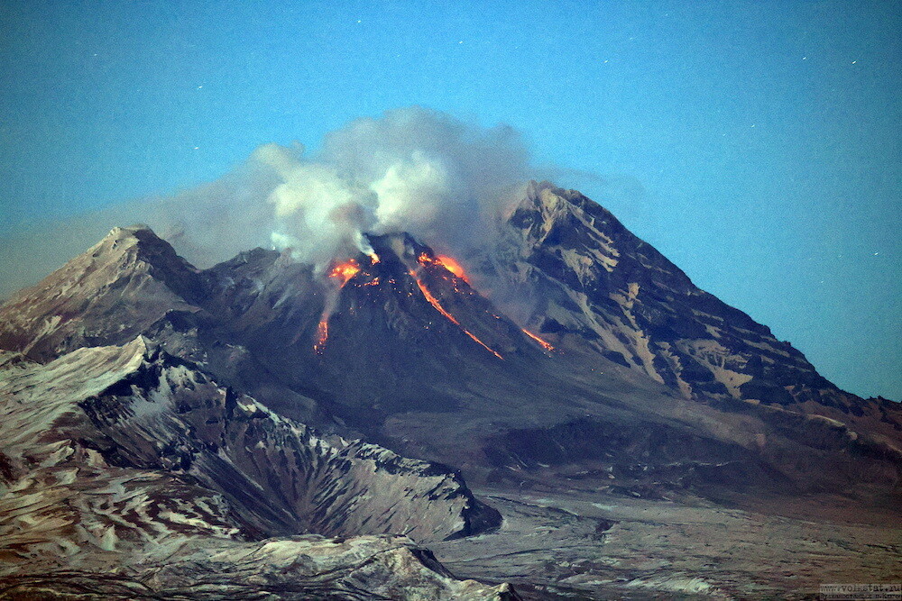 Активность камчатского вулкана Шивелуч возросла - вулканологи