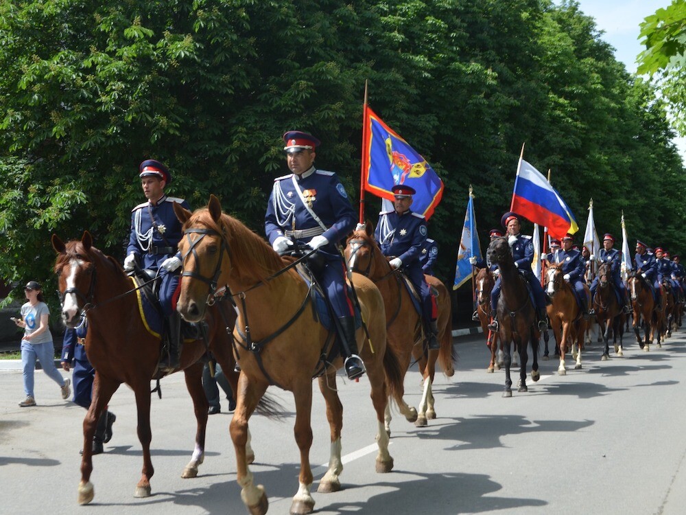 Конный переход почти в 350 км прошли десятки донских казаков в честь 270-летия атамана Платова