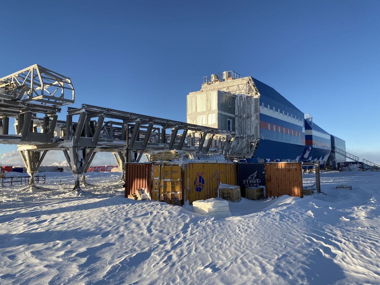 Россия готова в январе начать опытную эксплуатацию строящейся станции "Восток" в Антарктиде