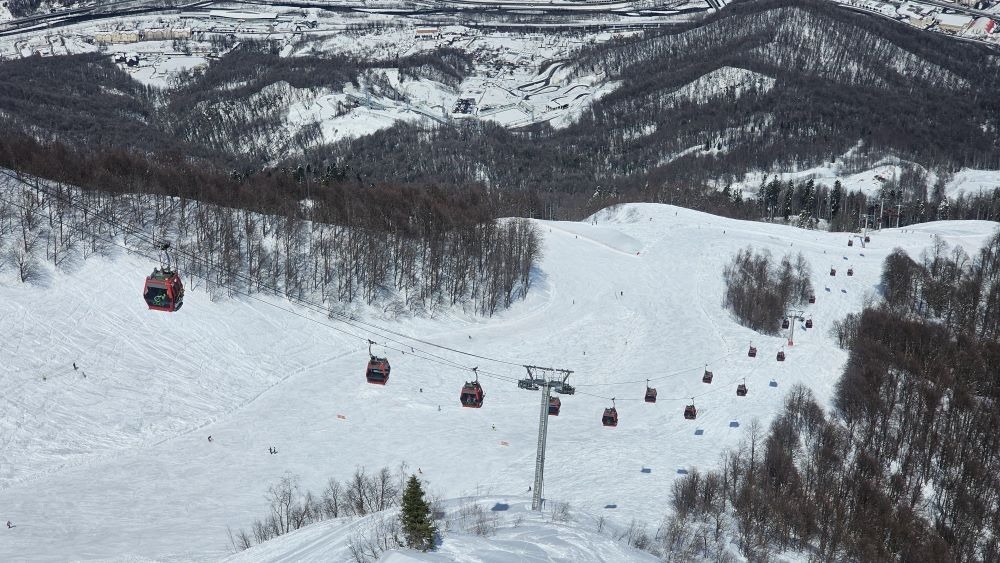 Сочинские горнолыжные курорты открыли трассы для катания после непогоды. © Фото: пресс-службы курорта «Красная Поляна»