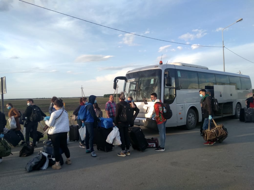 Более 500 казахстанских студентов вернулись на родину из Томской области