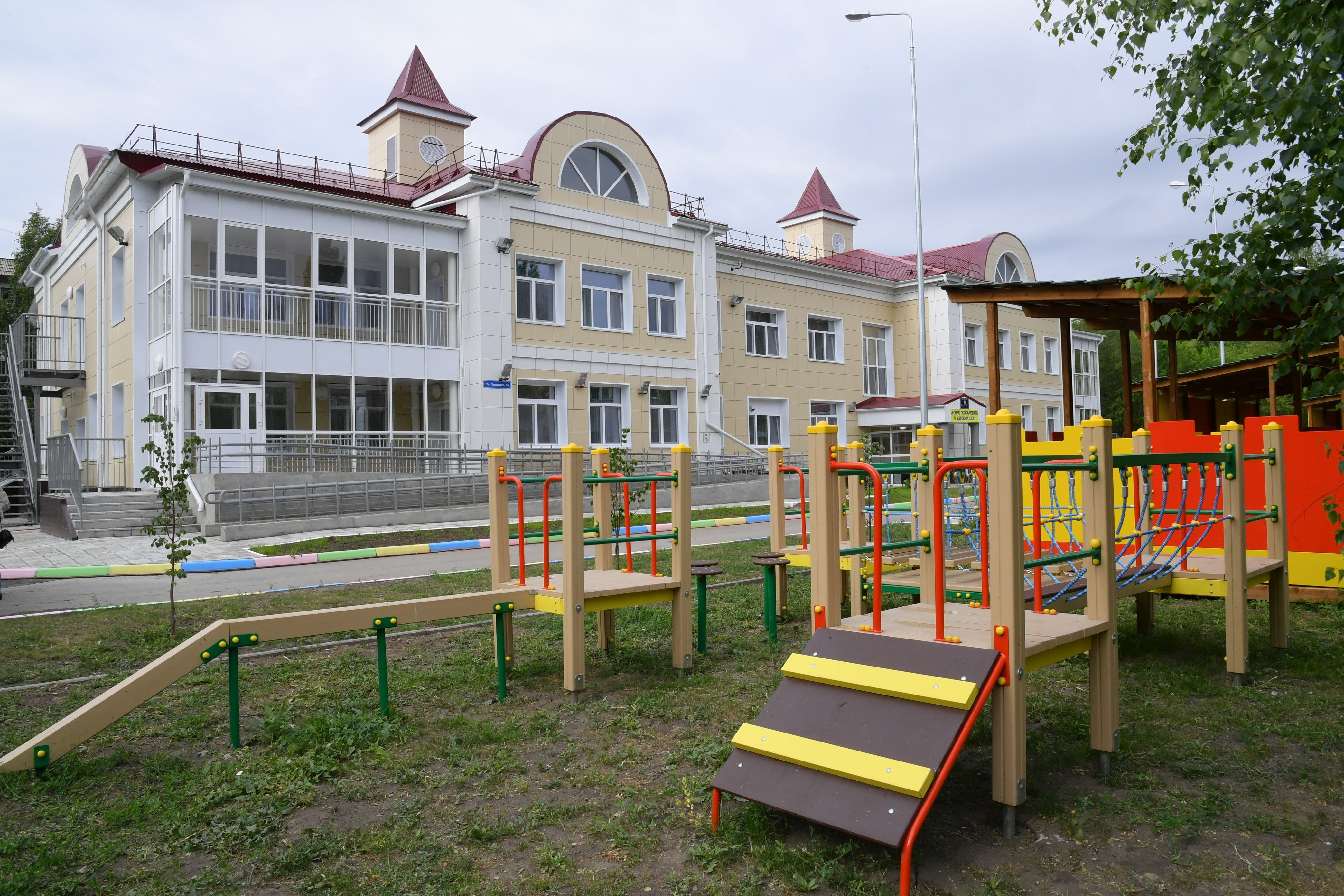 Новый детский сад появился в спальном районе Омска