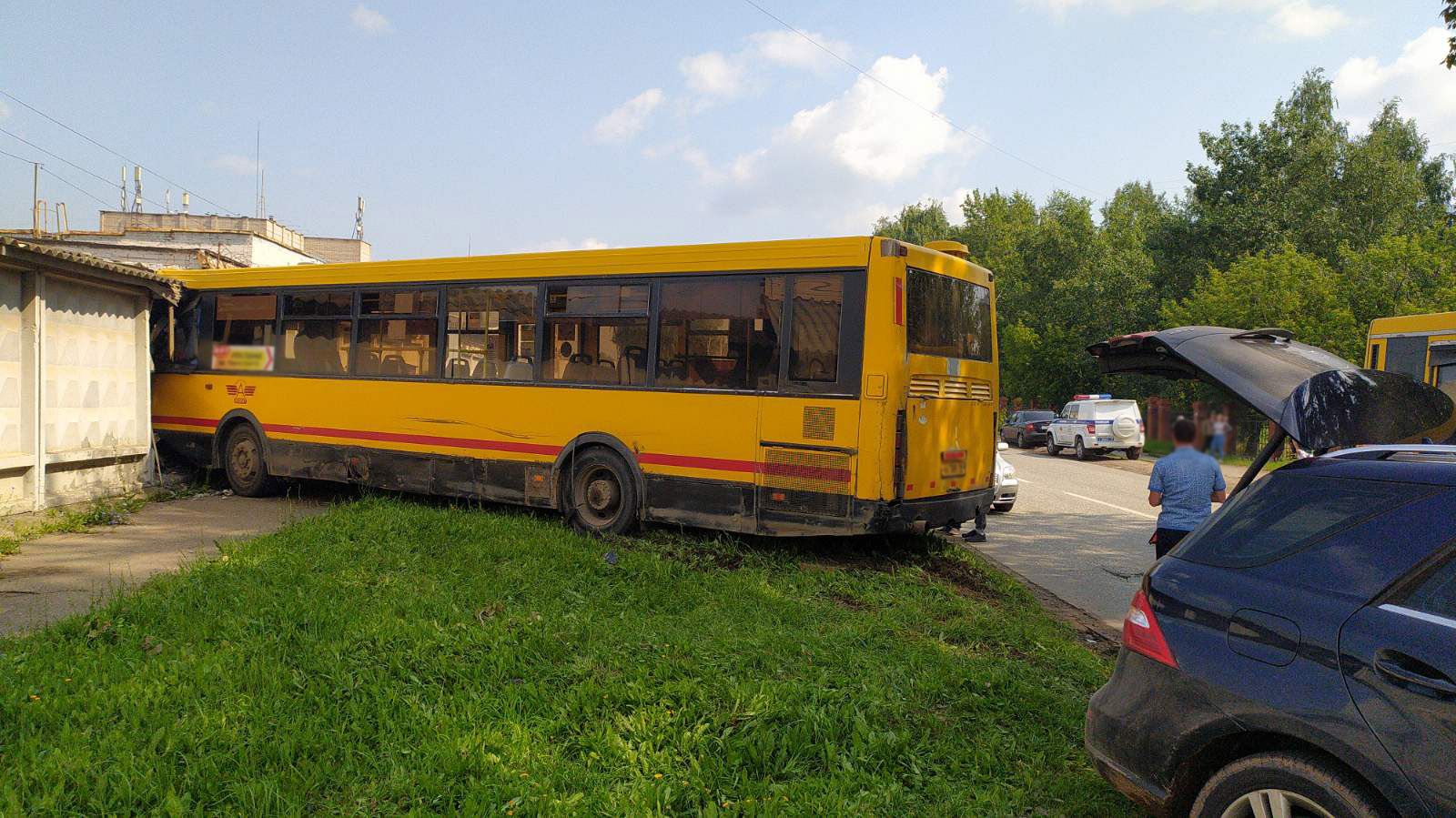 Пьяный водитель пассажирского автобуса устроил ДТП в Ижевске