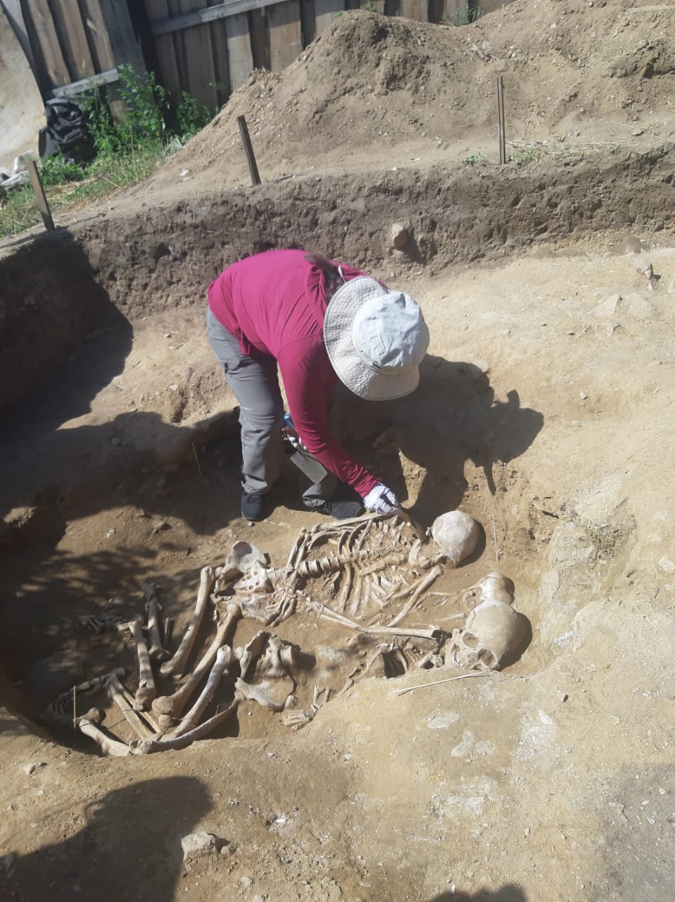Древнее захоронение возрастом 7 тыс. лет обнаружил житель Бурятии на своем участке