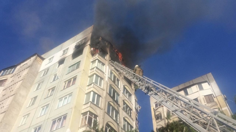 Пожар в десятиэтажке в Керчи локализован, погибших нет