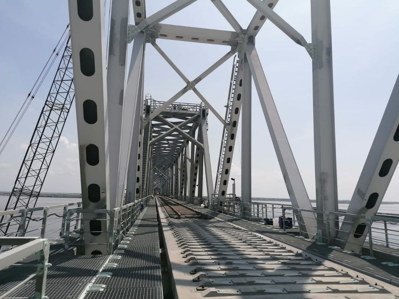 Подрядчик подтвердил Трутневу запуск железнодорожного моста в ЕАО в августе 2021 года