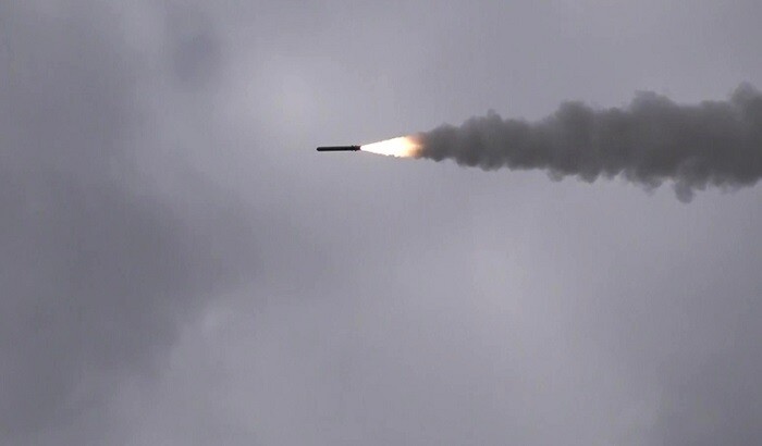 Удар оперативно-тактическим ракетным комплексом "Искандер" по объектам ВСУ на территории Украины