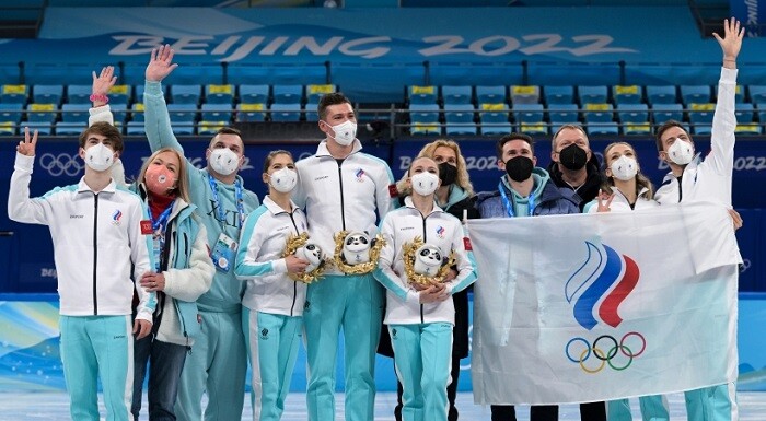 ISU лишил российских спортсменов золота в командных соревнований по фигурному катанию на зимних Олимпийских играх в Пекине