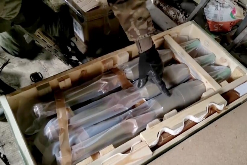 Трофейное западное оружие в расположении подразделения ВСУ в Авдеевке. Фото