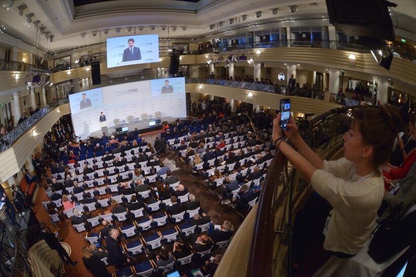Политики и официальные лица на Мюнхенской конференции по безопасности заявляли, что Украина без дополнительной военной помощи США потерпит поражение. Фото