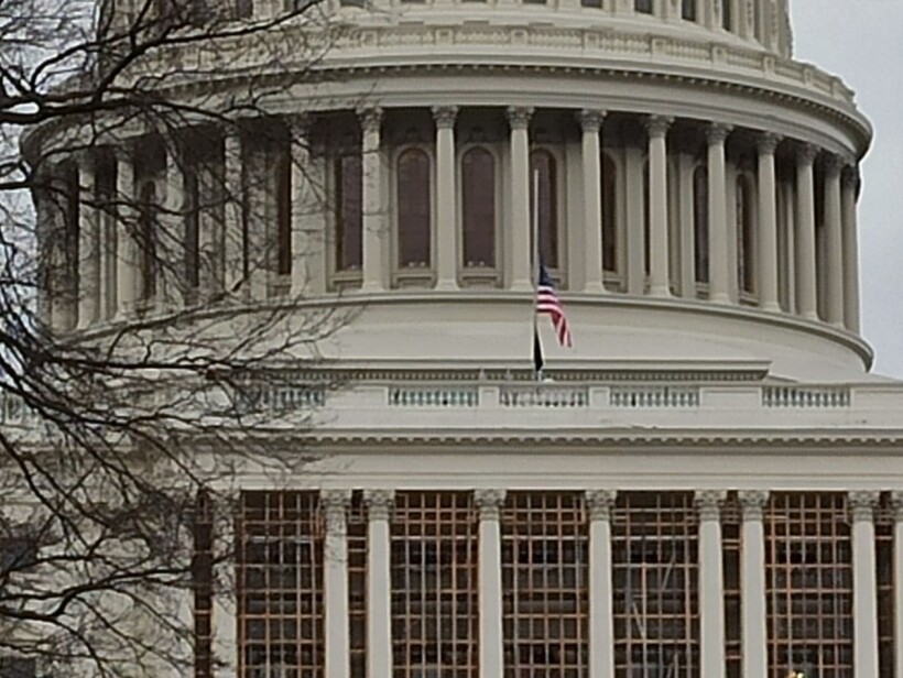 Без одобрения конгресса США Украина не получит военной помощи от Вашингтона. Фото