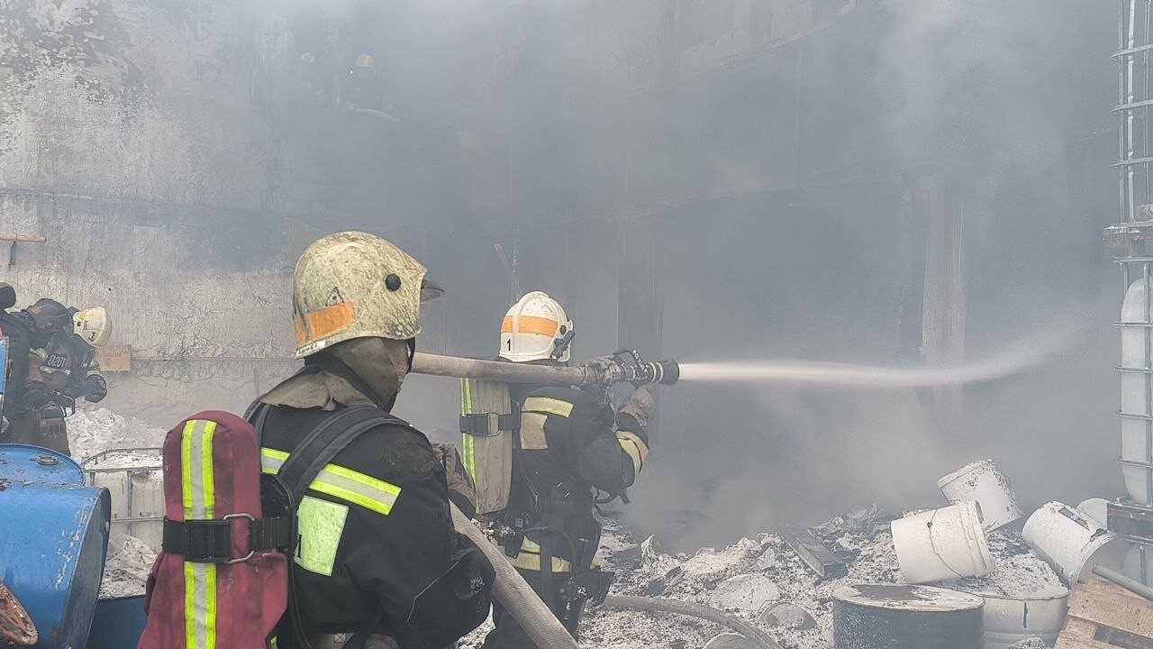 Площадь пожара составила 450 кв. метров. Автор фото: пресс-служба ГУ МЧС по Волгоградской области