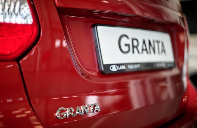 Автомобиль Lada Granta стал лидером продаж в 2023 году из всего модельного ряда "АвтоВАЗа". Фото