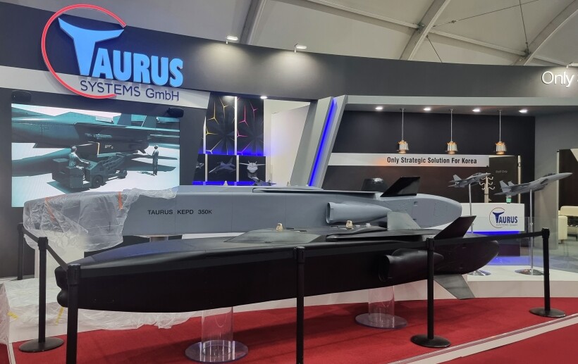 Ракета TAURUS KEPD 350К на Сеульской международной выставке аэрокосмической и военной техники ADEX-2023. Фото