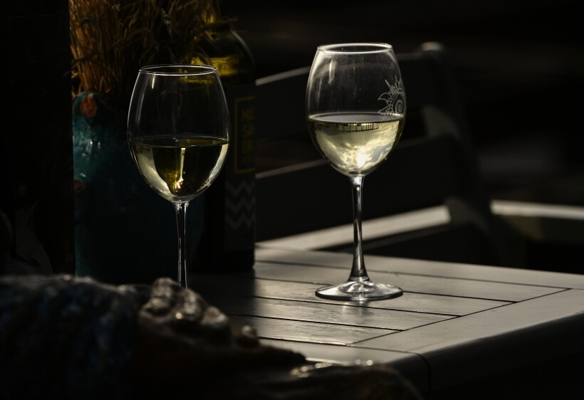 Для хранения вина подходит температура 13-16 градусов Цельсия. Фото