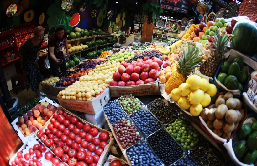 Овощные соки полезнее фруктовых и ягодных из-за меньшего содержания сахара. Фото