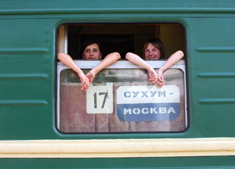 Из России в Абхазию можно доехать на поезде. Фото